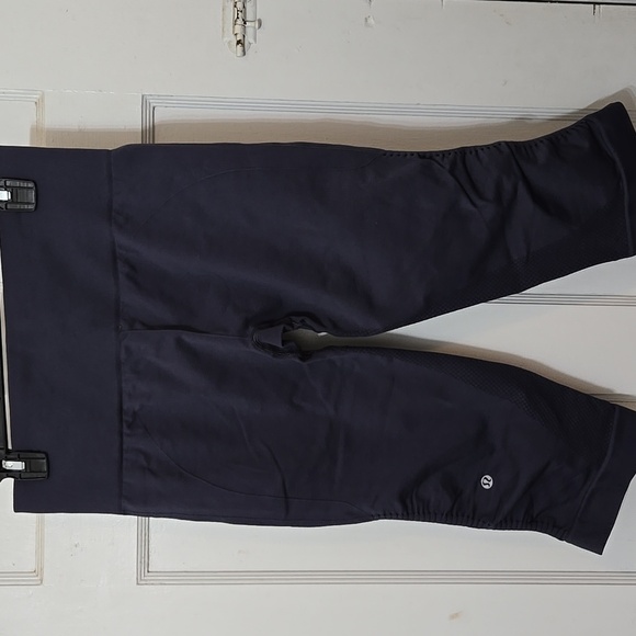 Lululemon Flow And GO CROP SIZE 8. GOOD CONDITION! WOMENS - Picture 2 of 7